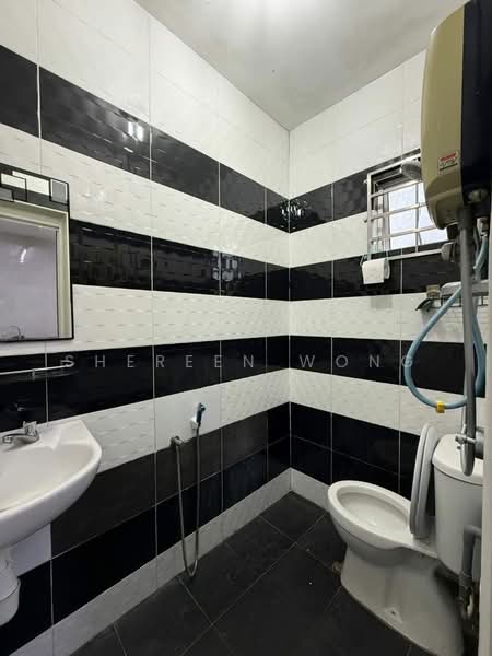 2-storey Terraced House for Sale in Bandar Seri Alam (Masai) - Shereen Wong - Bathroom - PropertyGuru.com.my