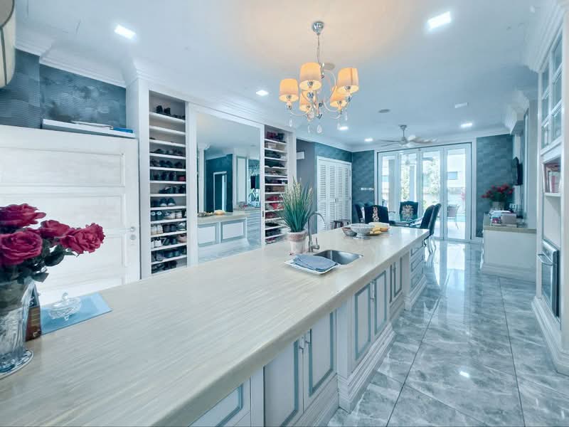 Rumah Banglo untuk Dijual di Seksyen 8 (Shah Alam) - Zul Syafiq - Kitchen - PropertyGuru.com.my