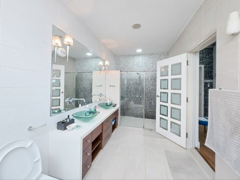 Rumah Banglo untuk Dijual di Seksyen 8 (Shah Alam) - Zul Syafiq - Bathroom - PropertyGuru.com.my