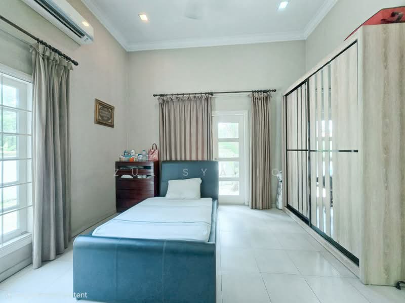 Rumah Banglo untuk Dijual di Seksyen 8 (Shah Alam) - Zul Syafiq - Bedroom - PropertyGuru.com.my