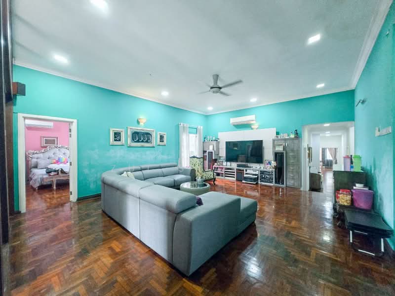 Bungalow for Sale in Seksyen 8 (Kota Damansara) - Zul Syafiq - Living Room - PropertyGuru.com.my