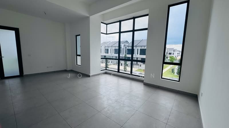 2-storey Terraced House for Sale in Taman Mount Austin (Tebrau) - Joyce Tan - Living Room - PropertyGuru.com.my