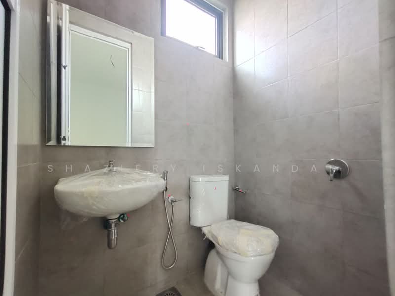 Rumah Berkembar untuk Dijual di Elmina (Shah Alam) - Shaziery Iskandar - Bathroom - PropertyGuru.com.my