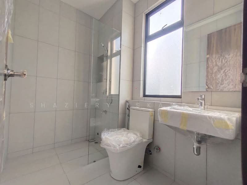 Rumah Berkembar untuk Dijual di Elmina (Shah Alam) - Shaziery Iskandar - Bathroom - PropertyGuru.com.my