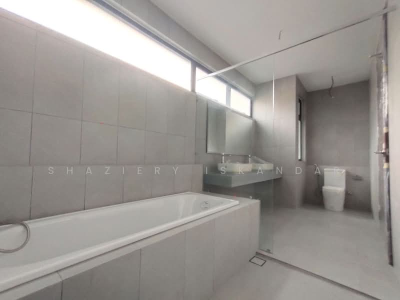 Rumah Berkembar untuk Dijual di Elmina (Shah Alam) - Shaziery Iskandar - Bathroom - PropertyGuru.com.my
