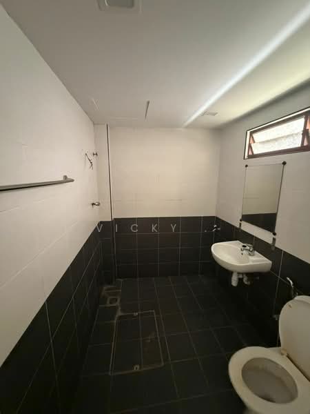 Rumah Teres 2 Tingkat untuk Dijual di Bandar Menjalara (Kuala Lumpur) - Vicky . - Bathroom - PropertyGuru.com.my
