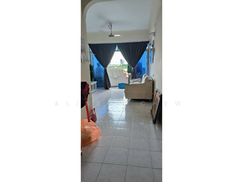 Kondominium untuk Dijual di U Garden Resort Condominium - Alisson Chew - Living Room - PropertyGuru.com.my