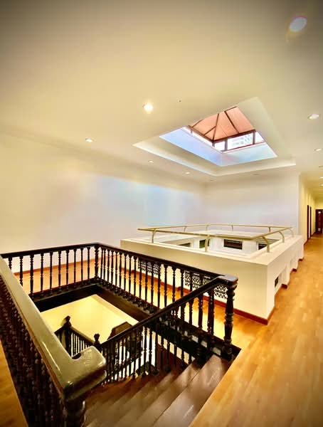 For Rent - Jalan Sultan Ahmad Shah Corner Beachfront Commercial Property. (