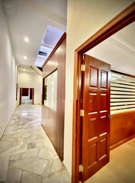 For Rent - Jalan Sultan Ahmad Shah Corner Beachfront Commercial Property. (