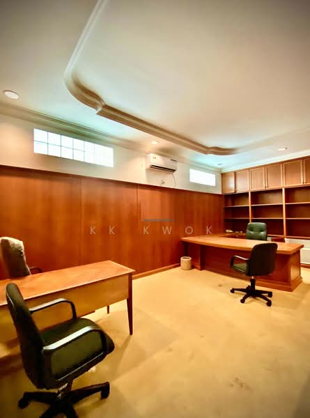 For Rent - Jalan Sultan Ahmad Shah Corner Beachfront Commercial Property. (