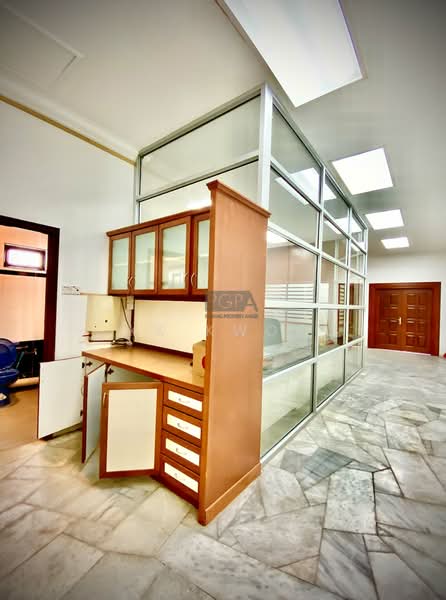 For Rent - Jalan Sultan Ahmad Shah Corner Beachfront Commercial Property. (