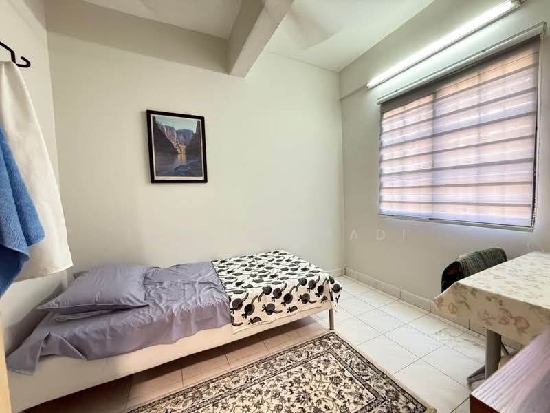 Rumah Teres 2 Tingkat untuk Dijual di Seksyen 8 (Kota Damansara) - Imran Ismadi - Bedroom - PropertyGuru.com.my