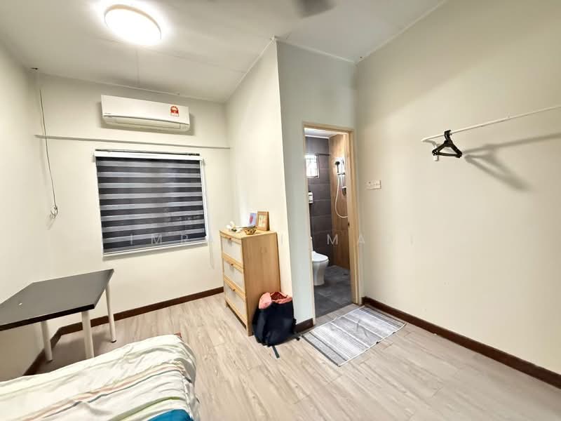 Rumah Teres 2 Tingkat untuk Dijual di Seksyen 8 (Kota Damansara) - Imran Ismadi - Bedroom - PropertyGuru.com.my