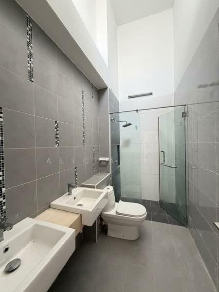 Rumah Teres 2 Tingkat untuk Dijual di Denai Alam (Shah Alam) - Alicia Soo - Bathroom - PropertyGuru.com.my