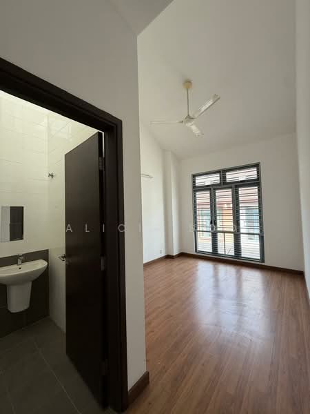 Rumah Teres 2 Tingkat untuk Dijual di Denai Alam (Shah Alam) - Alicia Soo - Bathroom - PropertyGuru.com.my