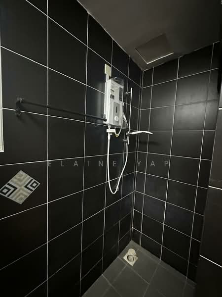 Servis Apartment untuk Dijual di The Zizz @ Damansara North - Elaine Yap - Bathroom - PropertyGuru.com.my