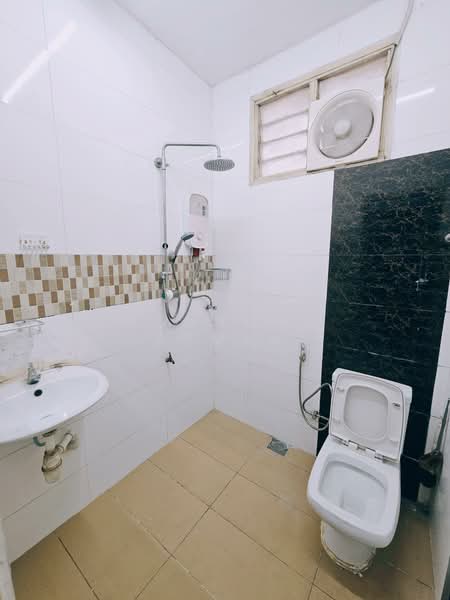 Pangsapuri untuk Disewa di Desa Mutiara - Mohamad Azman - Bathroom - PropertyGuru.com.my