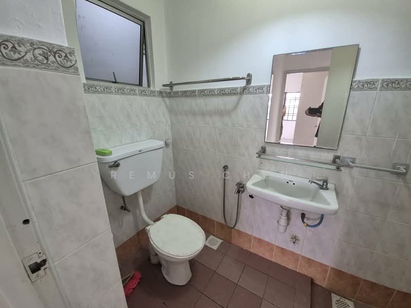 Kondominium untuk Disewa di Pelangi Damansara - Remus Chen - Bathroom - PropertyGuru.com.my