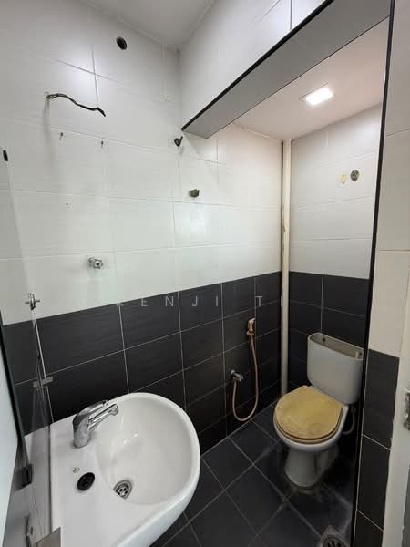 Rumah Teres 2 Tingkat untuk Dijual di Bandar Menjalara (Kuala Lumpur) - Kenji Ti - Bathroom - PropertyGuru.com.my