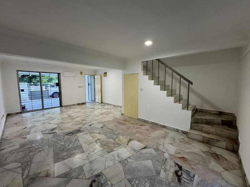 For Sale - Bandar Menjalara
