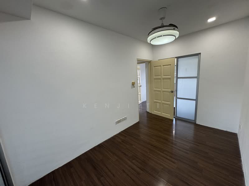 For Sale - Bandar Menjalara