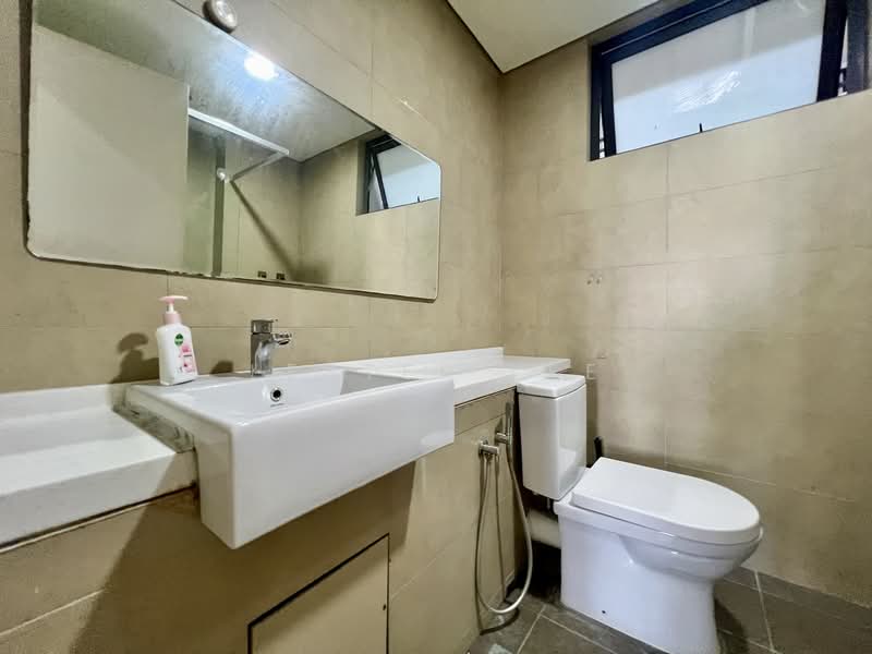 Servis Apartment untuk Disewa di Radia Residences - Lester Lee - Bathroom - PropertyGuru.com.my