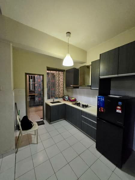 Apartment for Sale at Radius Residence - Bryan Yeoh - Kitchen - PropertyGuru.com.my