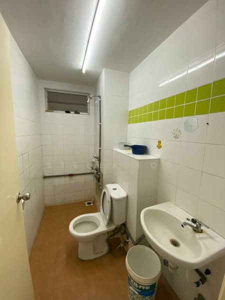 Kondominium untuk Dijual di Cyberia Crescent 1 - Stella Foo - Bathroom - PropertyGuru.com.my