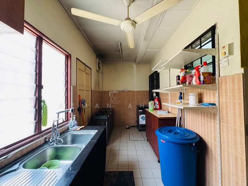 2-storey Terraced House for Sale in Sungai Buloh (Selangor) - Azman Ahmad - PropertyGuru.com.my