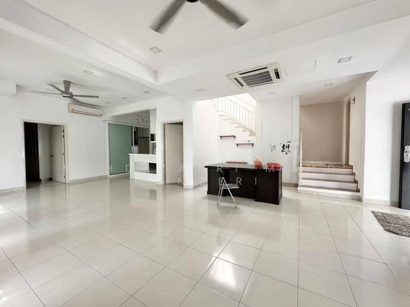 Rumah Teres 2 Tingkat untuk Dijual di Bandar Bukit Raja (Klang) - Mohd Zakri Mohd Zamberi - Living Room - PropertyGuru.com.my