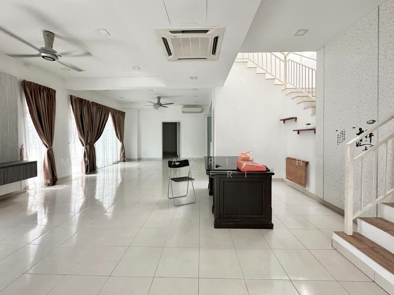 Rumah Teres 2 Tingkat untuk Dijual di Bandar Bukit Raja (Klang) - Mohd Zakri Mohd Zamberi - Living Room - PropertyGuru.com.my