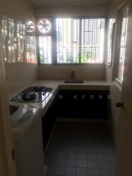 Kondominium untuk Dijual di Pantai Hillpark 2 - Ng Hon Keong - Kitchen - PropertyGuru.com.my