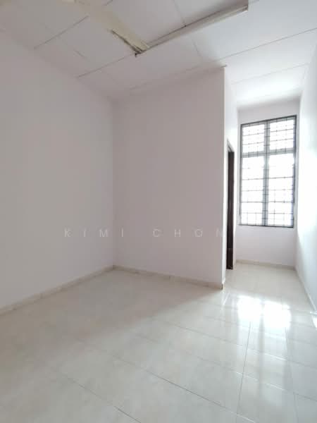 1-storey Terraced House for Sale in Taman Dato Demang (Seri Kembangan) - Kimi Chong - PropertyGuru.com.my