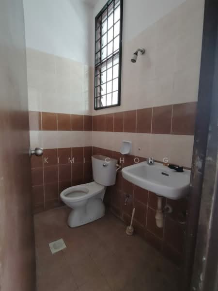 1-storey Terraced House for Sale in Taman Dato Demang (Seri Kembangan) - Kimi Chong - PropertyGuru.com.my