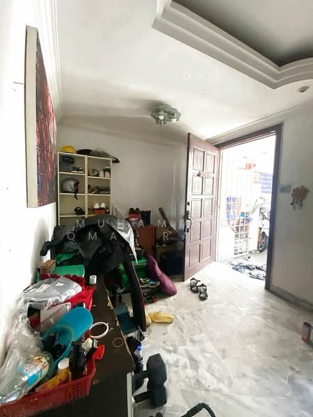 2-storey Terraced House for Sale in Seksyen 9 (Shah Alam) - Muhammad Iqmal Rahiman - Entrance - PropertyGuru.com.my