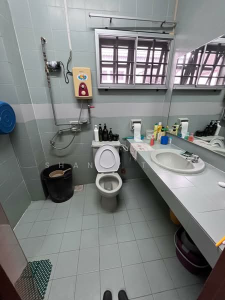 Rumah Berkembar untuk Dijual di Bandar Sungai Long (Selangor) - Shanny Tan - Bathroom - PropertyGuru.com.my