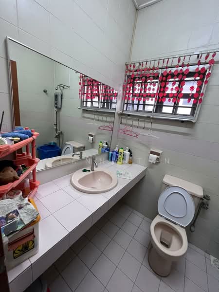 Rumah Berkembar untuk Dijual di Bandar Sungai Long (Selangor) - Shanny Tan - Bathroom - PropertyGuru.com.my