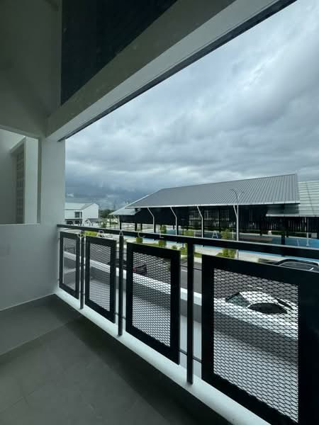 Rumah Teres 2 Tingkat untuk Disewa di Telok Panglima Garang (Selangor) - Grace Lai - Balcony - PropertyGuru.com.my