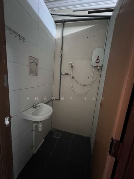 Terraced House for Sale in Bandar Sungai Long (Selangor) - Shanny Tan - Bathroom - PropertyGuru.com.my