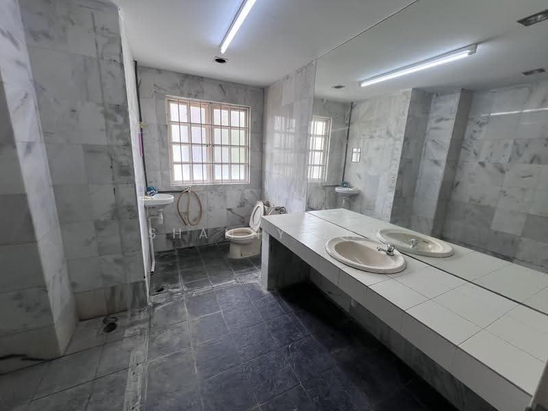Terraced House for Sale in Bandar Sungai Long (Selangor) - Shanny Tan - Bathroom - PropertyGuru.com.my