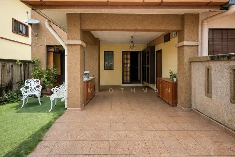 Rumah Teres untuk Dijual di Taman Bukit Subang (Shah Alam) - Azim Othman - Exterior - PropertyGuru.com.my