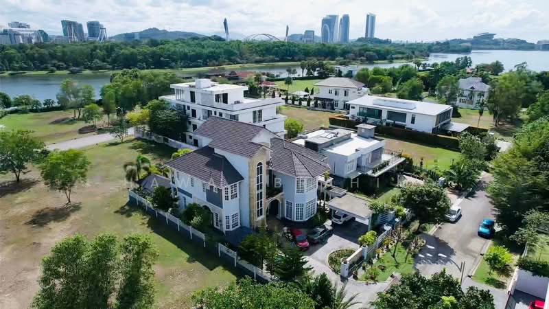Bungalow for Sale in Perdana Lakeview East (Cyberjaya) - Hawa Ibrahim - Exterior - PropertyGuru.com.my
