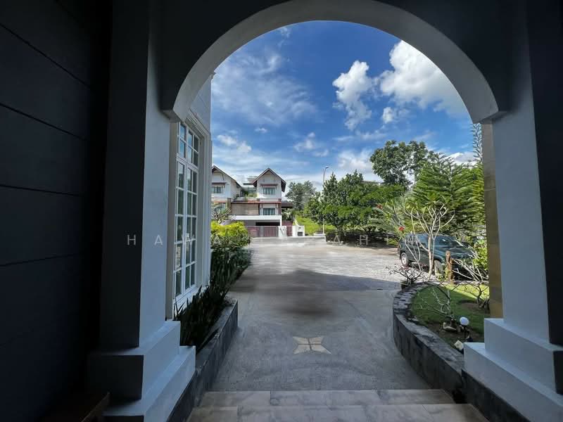 Bungalow for Sale in Perdana Lakeview East (Cyberjaya) - Hawa Ibrahim - Exterior - PropertyGuru.com.my