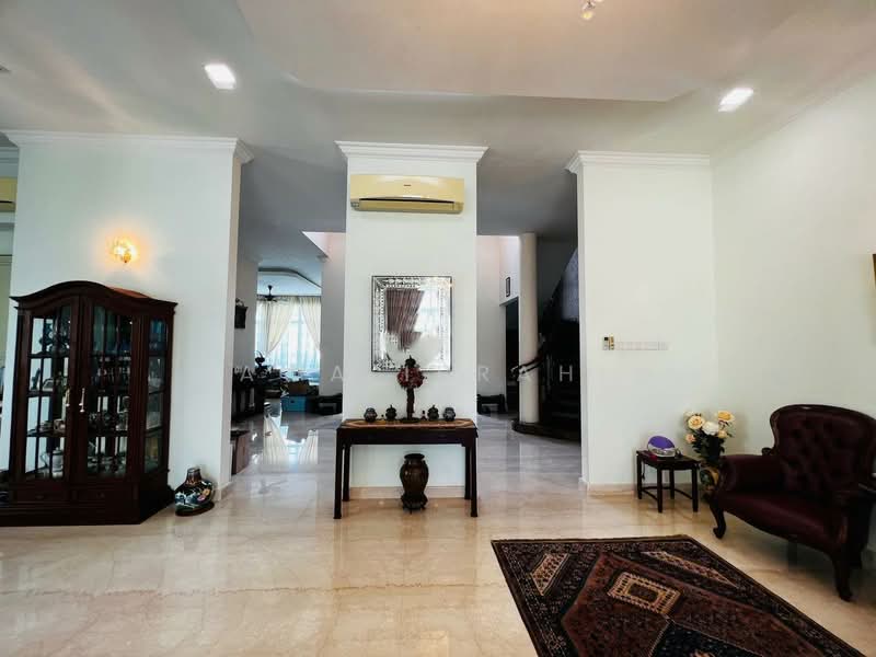 Bungalow for Sale in Perdana Lakeview East (Cyberjaya) - Hawa Ibrahim - Entrance - PropertyGuru.com.my