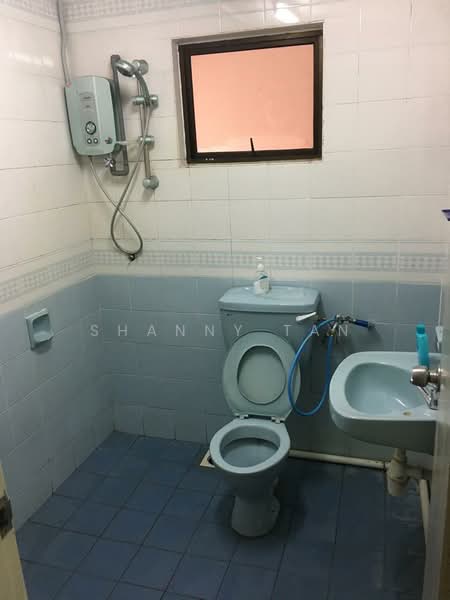 Condominium for Sale at Cypress Condominium - Shanny Tan - Bathroom - PropertyGuru.com.my
