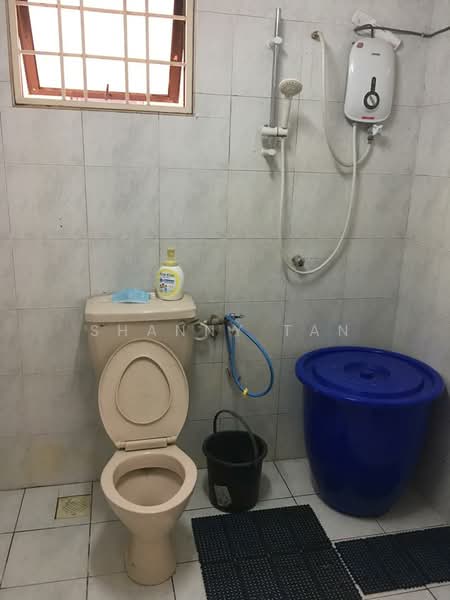Condominium for Sale at Cypress Condominium - Shanny Tan - Bathroom - PropertyGuru.com.my