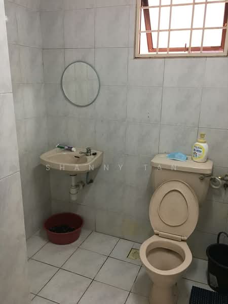 Condominium for Sale at Cypress Condominium - Shanny Tan - Bathroom - PropertyGuru.com.my