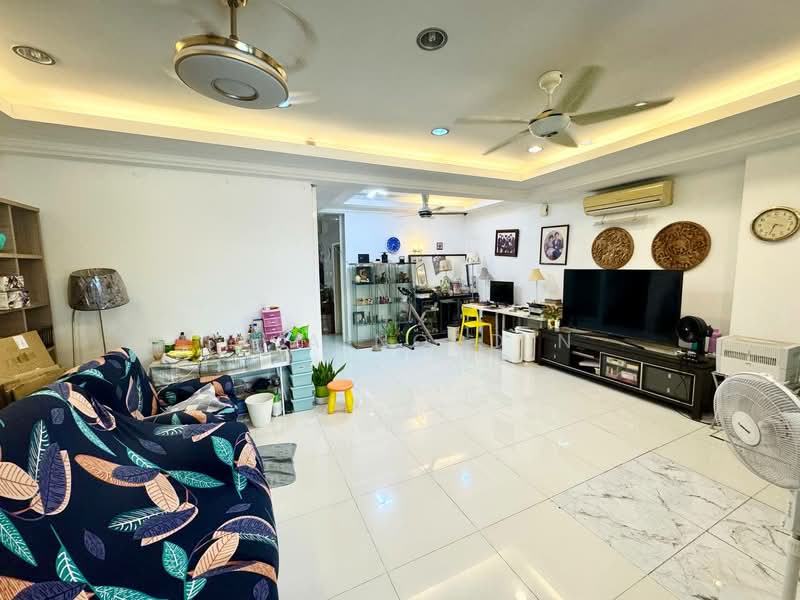 Rumah Teres 2 Tingkat untuk Dijual di Taman Mutiara Indah (Puchong) - Sa'a Nordin - Living Room - PropertyGuru.com.my