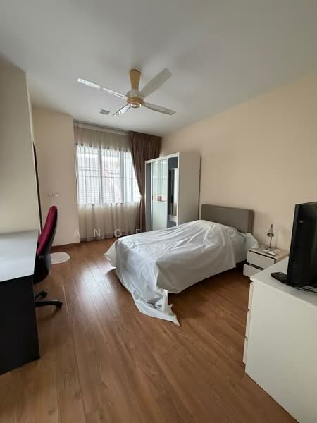 3-storey Terraced House for Sale in Batu Caves (Selangor) - Angel Foo - Bedroom - PropertyGuru.com.my
