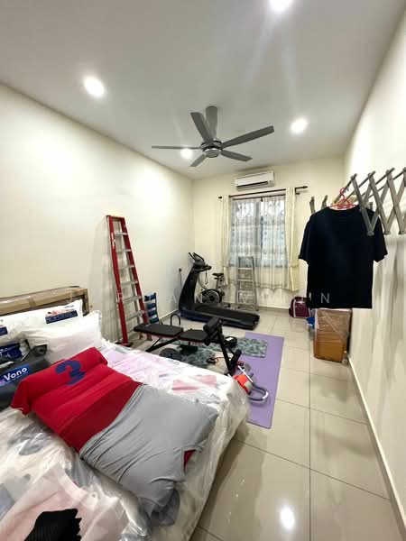 Rumah Teres 3 Tingkat untuk Dijual di Taman Seri Arowana (Seberang Jaya) - Jordan Voon - Bedroom - PropertyGuru.com.my
